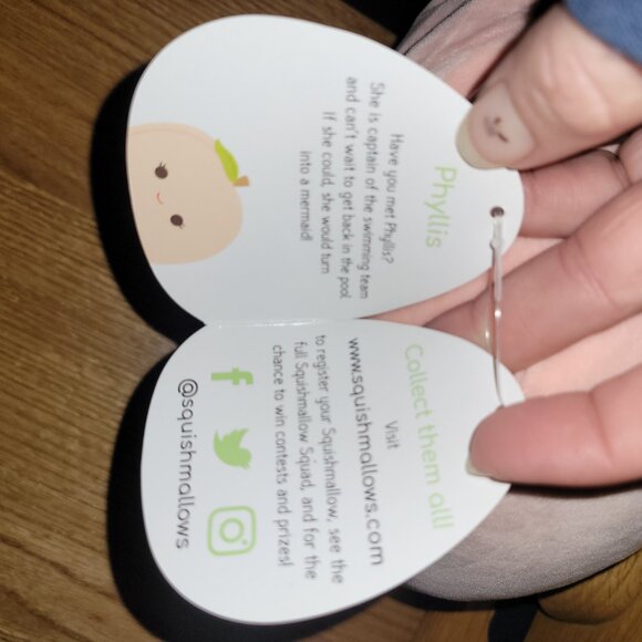 Squishmallows, Phyllis the Peach - Picture 2 of 3